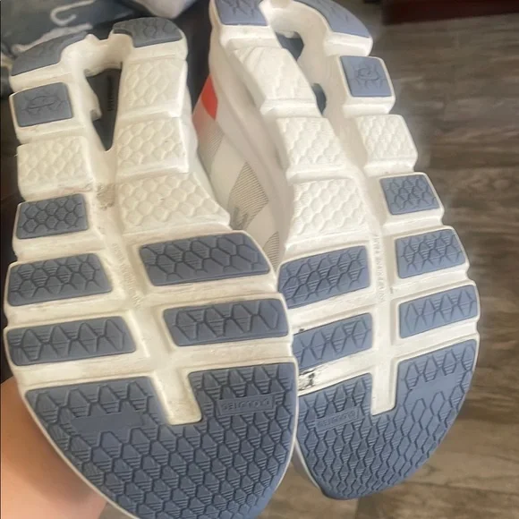 On CloudWomen shoes - White and periwinkles - Picture 3 of 9